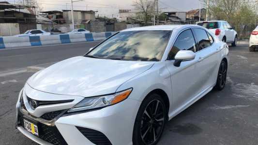 Toyota Camry, Бензин, 2020