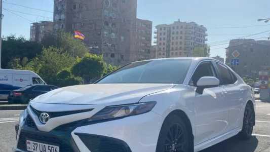 Toyota Camry, Бензин, 2020