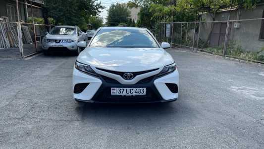 Toyota Camry, Бензин, 2020