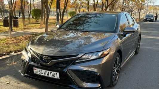 Toyota Camry, Бензин, 2020