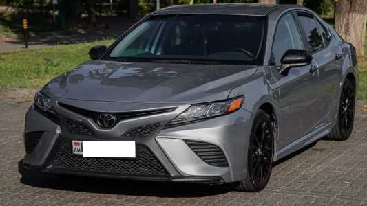 Toyota Camry, Бензин, 2020