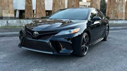 Toyota Camry, Бензин, 2020