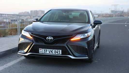 Toyota Camry, Бензин, 2021