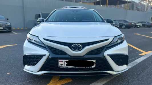 Toyota Camry, Бензин, 2021