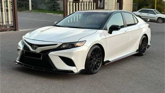 Toyota Camry, Бензин, 2021