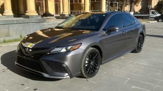 Toyota Camry, Бензин, 2021