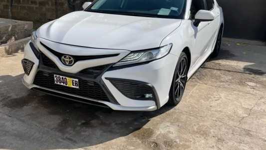 Toyota Camry, Бензин, 2021