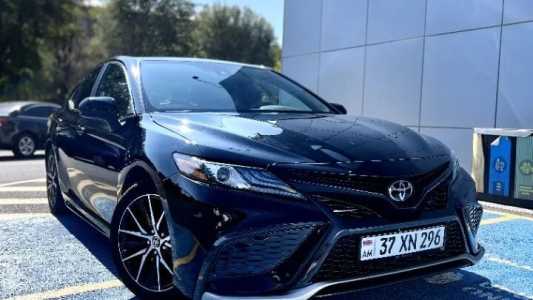 Toyota Camry, Бензин, 2021