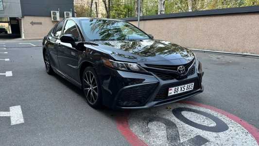 Toyota Camry, Бензин, 2021