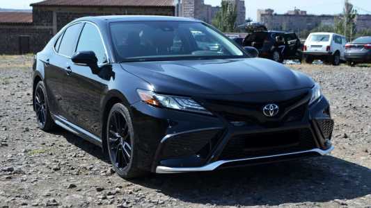 Toyota Camry, Бензин, 2021