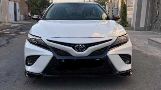 Toyota Camry, Бензин, 2021