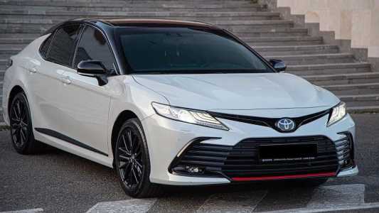 Toyota Camry, Бензин, 2022