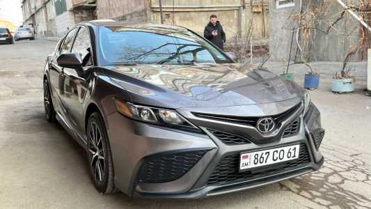 Toyota Camry, Бензин, 2022