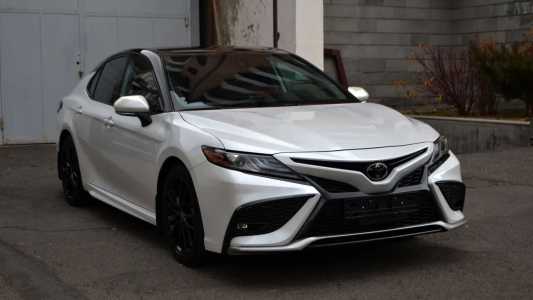 Toyota Camry, Бензин, 2022