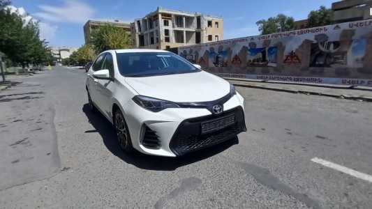 Toyota Corolla, Бензин, 2015