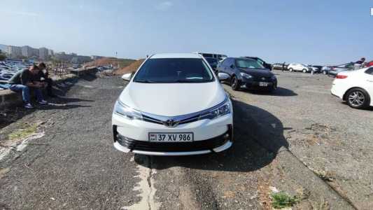 Toyota Corolla, Бензин, 2017