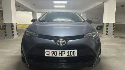 Toyota Corolla, Бензин, 2018