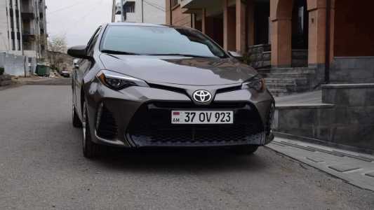 Toyota Corolla, Бензин, 2018