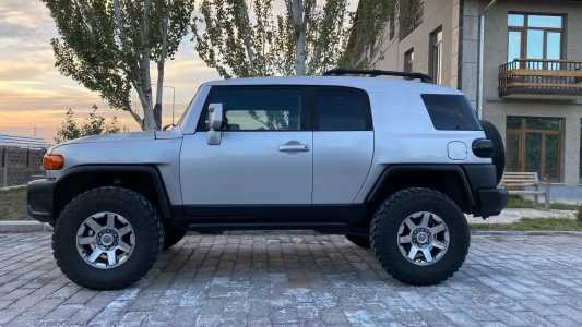 Toyota FJ Cruiser, Бензин, 2006