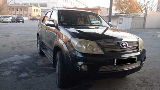 Toyota Fortuner, Бензин, 2006