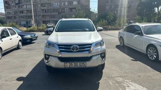 Toyota Fortuner, Бензин, 2018