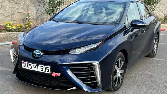 Toyota Mirai, Электро, 2018