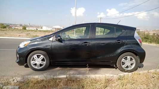 Toyota Prius C, Гибрид, 2014