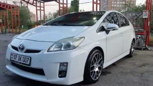 Toyota Prius, Гибрид, 2010