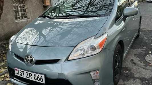 Toyota Prius, Гибрид, 2012