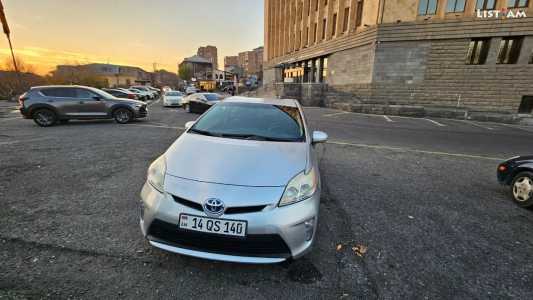 Toyota Prius, Гибрид, 2013