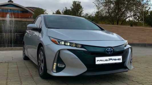 Toyota Prius, Гибрид, 2017