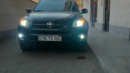 Toyota RAV4, Бензин, 2010