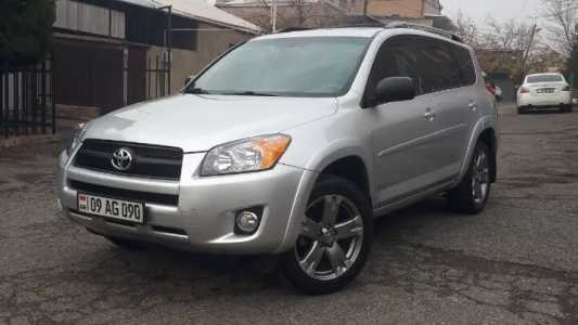 Toyota RAV4, Бензин, 2010