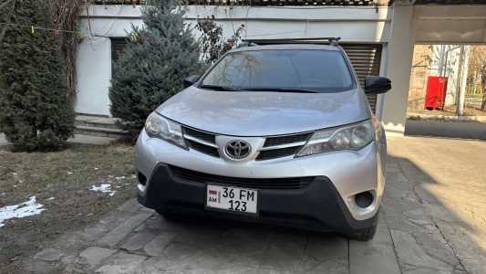 Toyota RAV4, Бензин, 2015