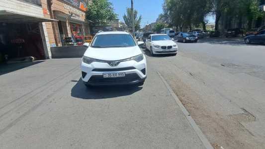 Toyota RAV4, Бензин, 2016