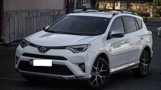 Toyota RAV4, Бензин, 2016