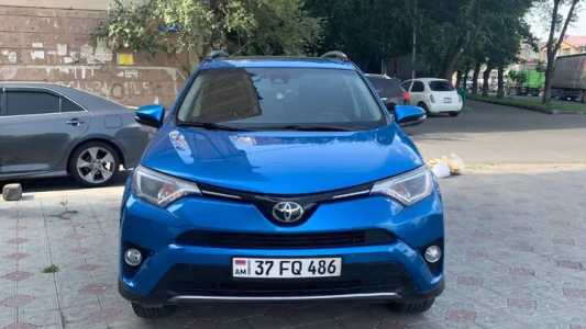 Toyota RAV4, Бензин, 2017