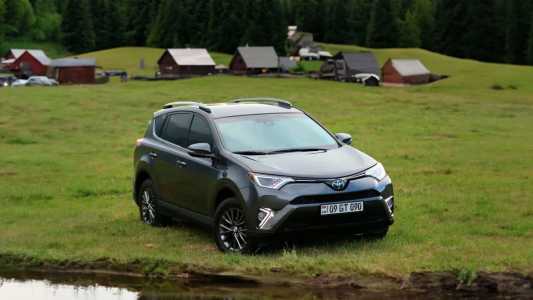 Toyota RAV4, Бензин, 2017