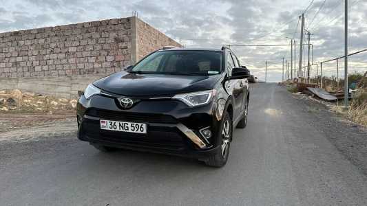 Toyota RAV4, Бензин, 2017