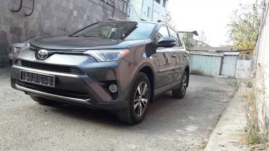 Toyota RAV4, Бензин, 2017