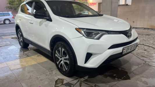 Toyota RAV4, Бензин, 2017