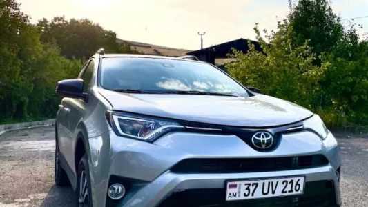 Toyota RAV4, Бензин, 2017