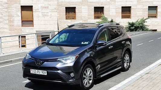 Toyota RAV4, Бензин, 2017