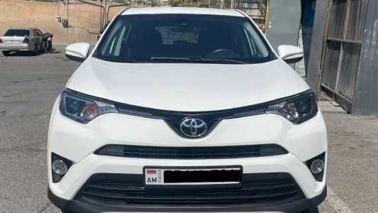 Toyota RAV4, Бензин, 2018