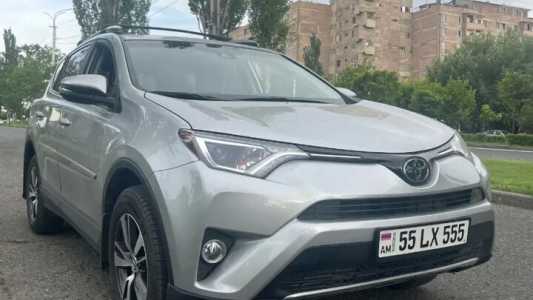 Toyota RAV4, Бензин, 2018