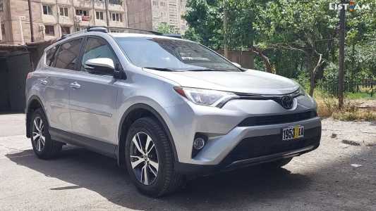 Toyota RAV4, Бензин, 2018