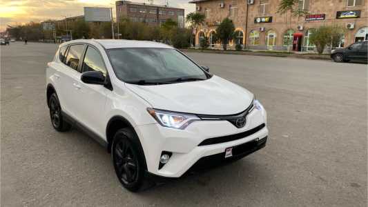 Toyota RAV4, Бензин, 2018