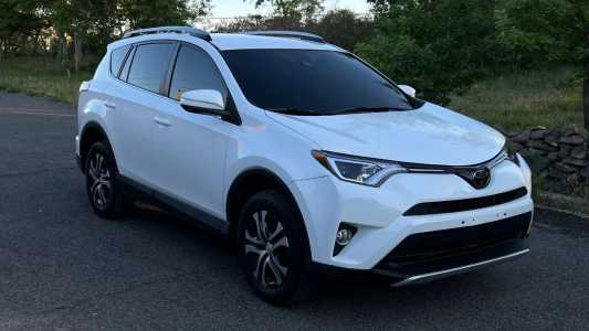 Toyota RAV4, Бензин, 2018