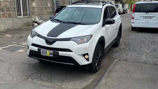 Toyota RAV4, Бензин, 2018