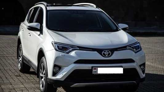 Toyota RAV4, Бензин, 2018